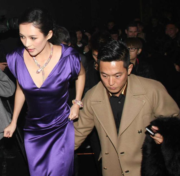 章子怡泼墨门背后的钱色交易：京城名媛亲口实