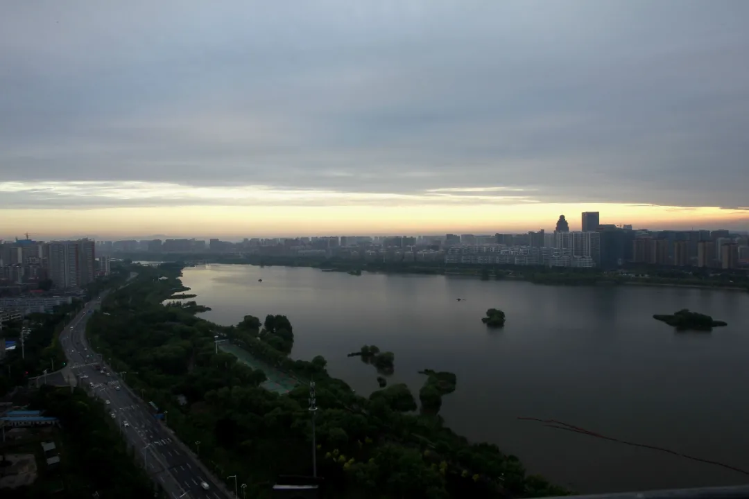 临沂再现“一线天”景观