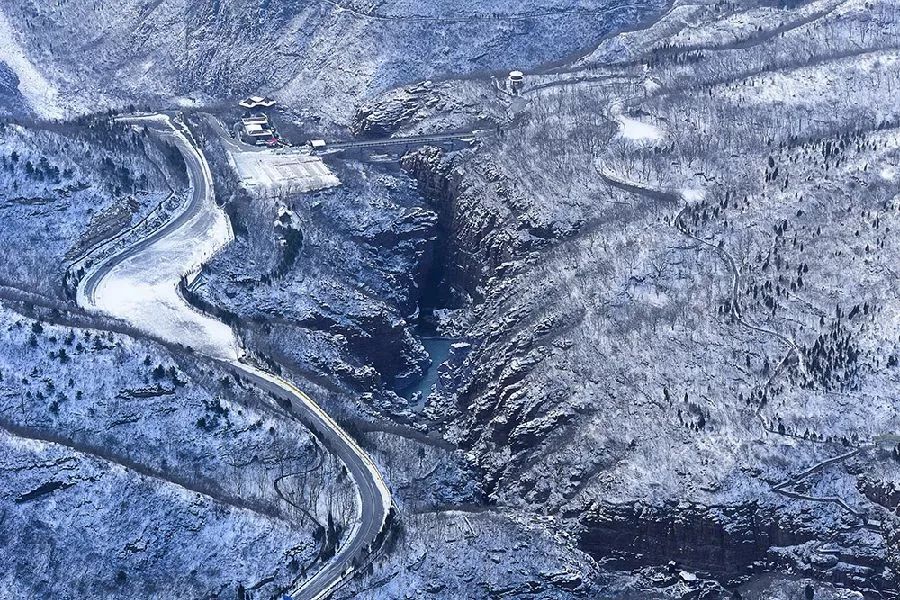 美到爆！云台山迎春日“桃花雪”！雪山云海宛若仙境