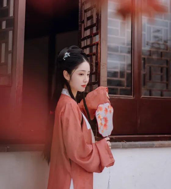 优美的爱情诗句:山有木兮木有枝 心悦君兮君不知图片