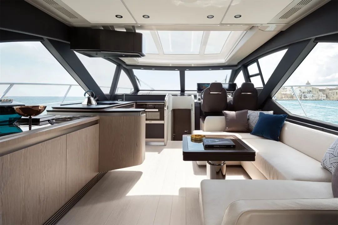 阿兹慕Azimut S6运动游艇：颜值派，更是实力派