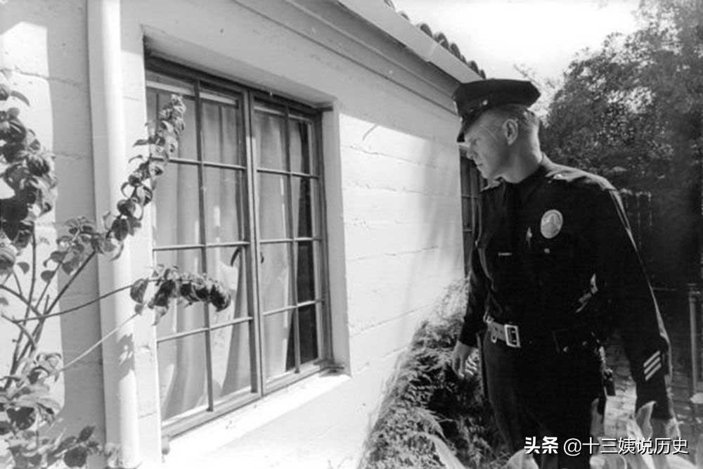 玛丽莲·梦露死亡现场：门窗全部反锁，遗体姿势怪异，图9是遗容
