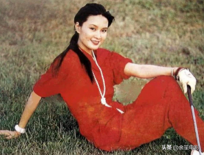 80年代当红女星方舒，二婚嫁给小十岁屠洪刚，如今过得怎么样了？