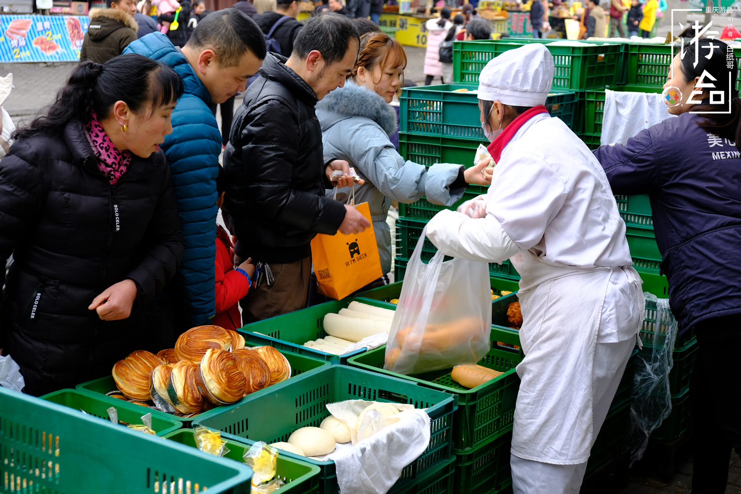 重庆开通洋人街直通车，洪崖洞出发1.5小时可达，往返收费50元