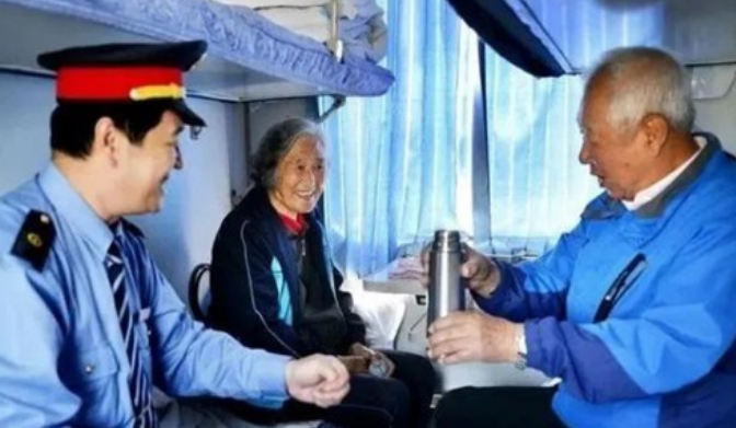 老年人迎来好消息，新规出台，60岁以上老人享有3大“特权”
