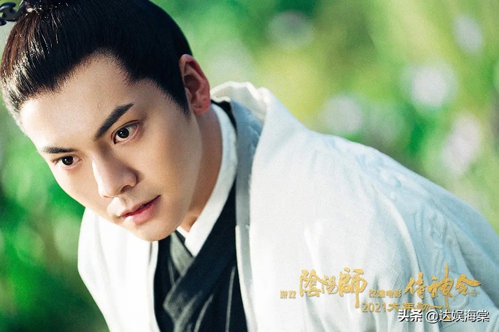 被吴京捧红的“白眼狼”，又开始祸害别人了，