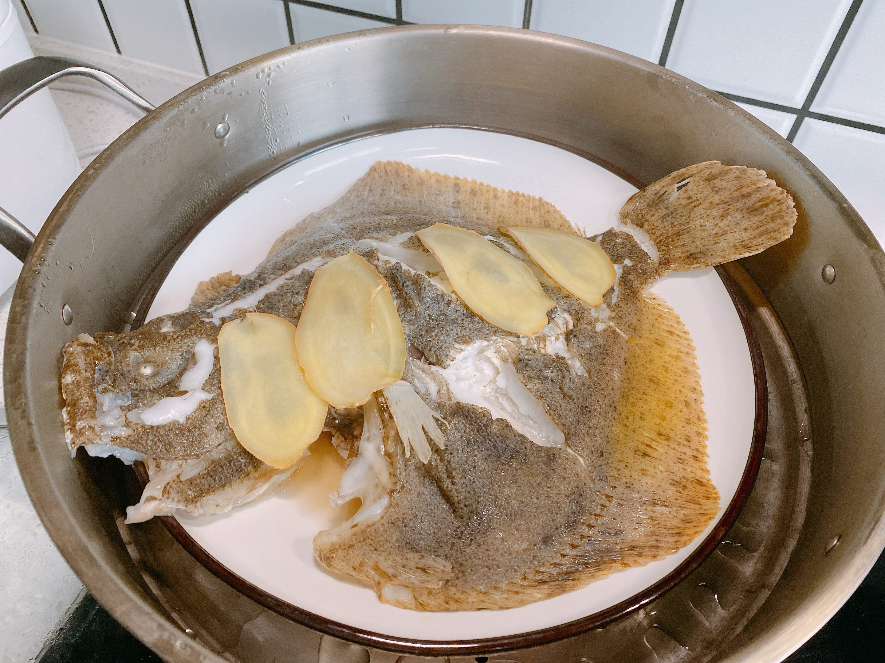 清蒸多宝鱼，牢记“2要素”，简单一蒸就是硬菜，鱼肉鲜嫩无腥味