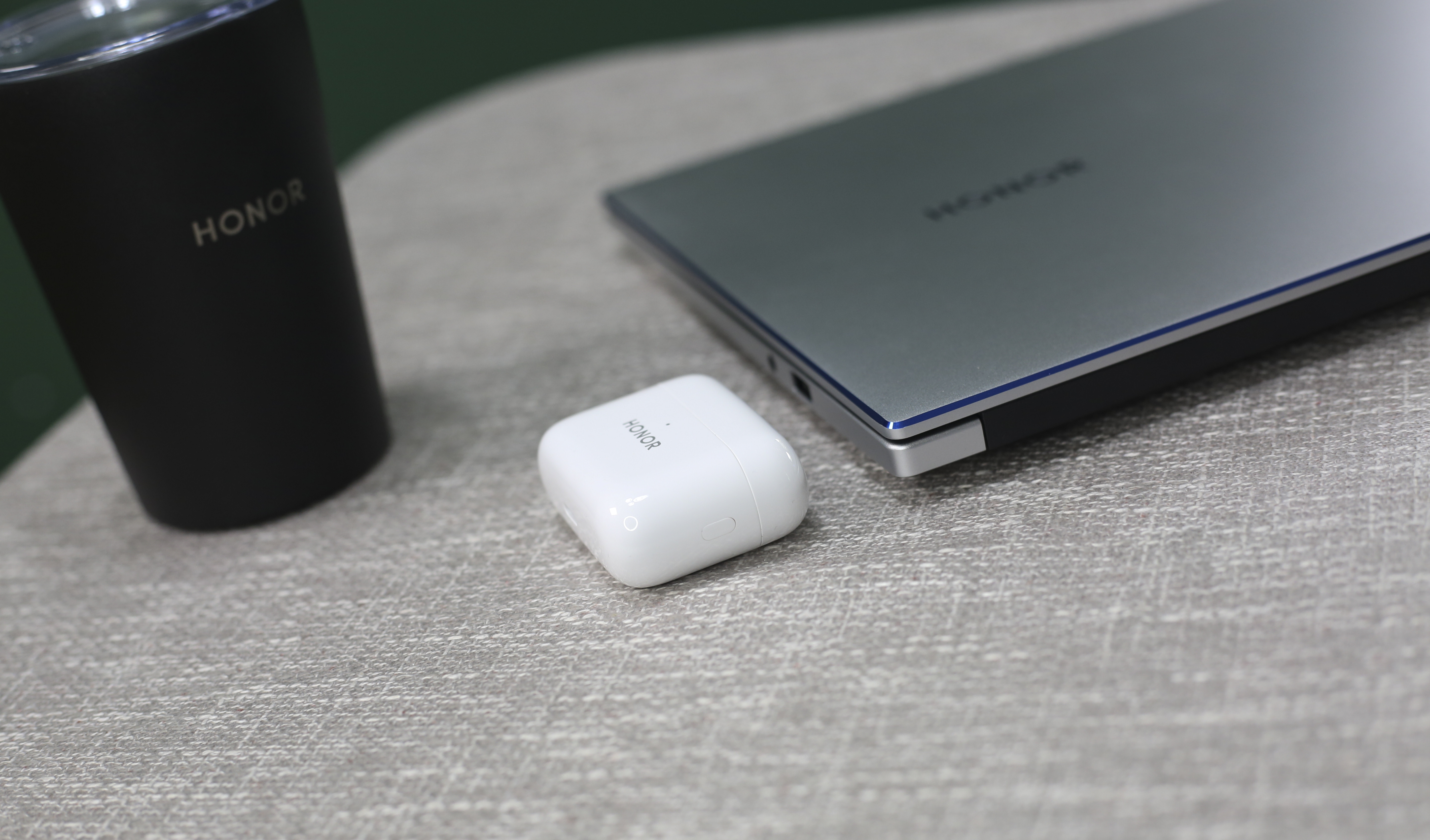 持久聆听、久到离谱！荣耀Earbuds 2 SE上手实测，降噪确实强大