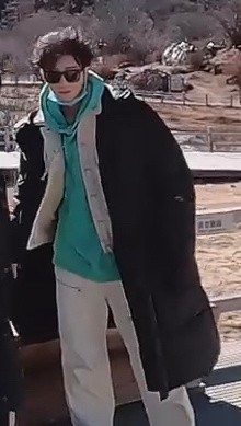 A piece of of Wang Junkai tall paste pursues, be praised by vermicelli made from bean starch however again and again, it is exaggerate or be practical and realistic