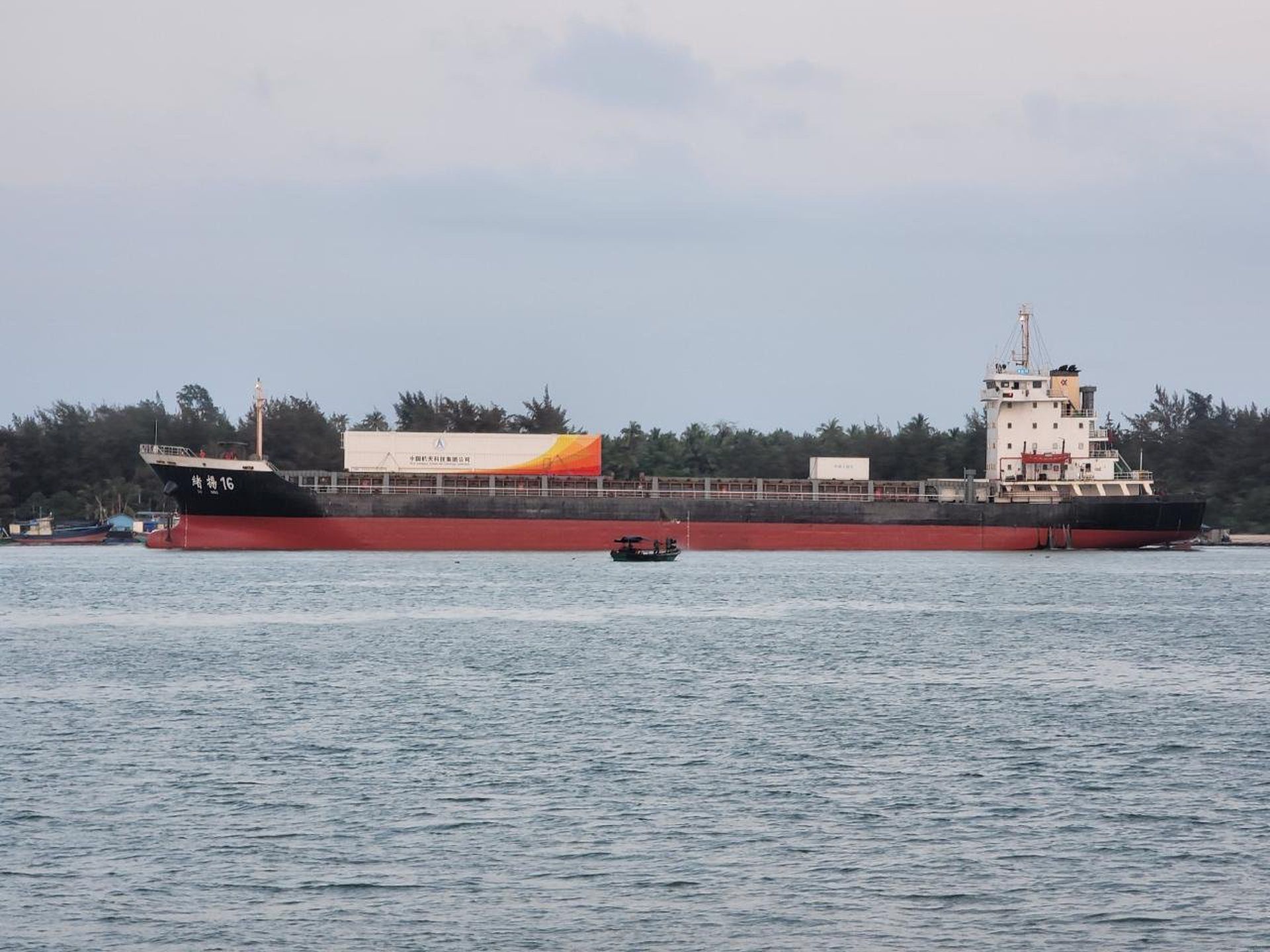 中国空间站再传喜讯 8万吨巨舰抵达发射场 593吨火箭最后总装 迷彩虎 Mdeditor