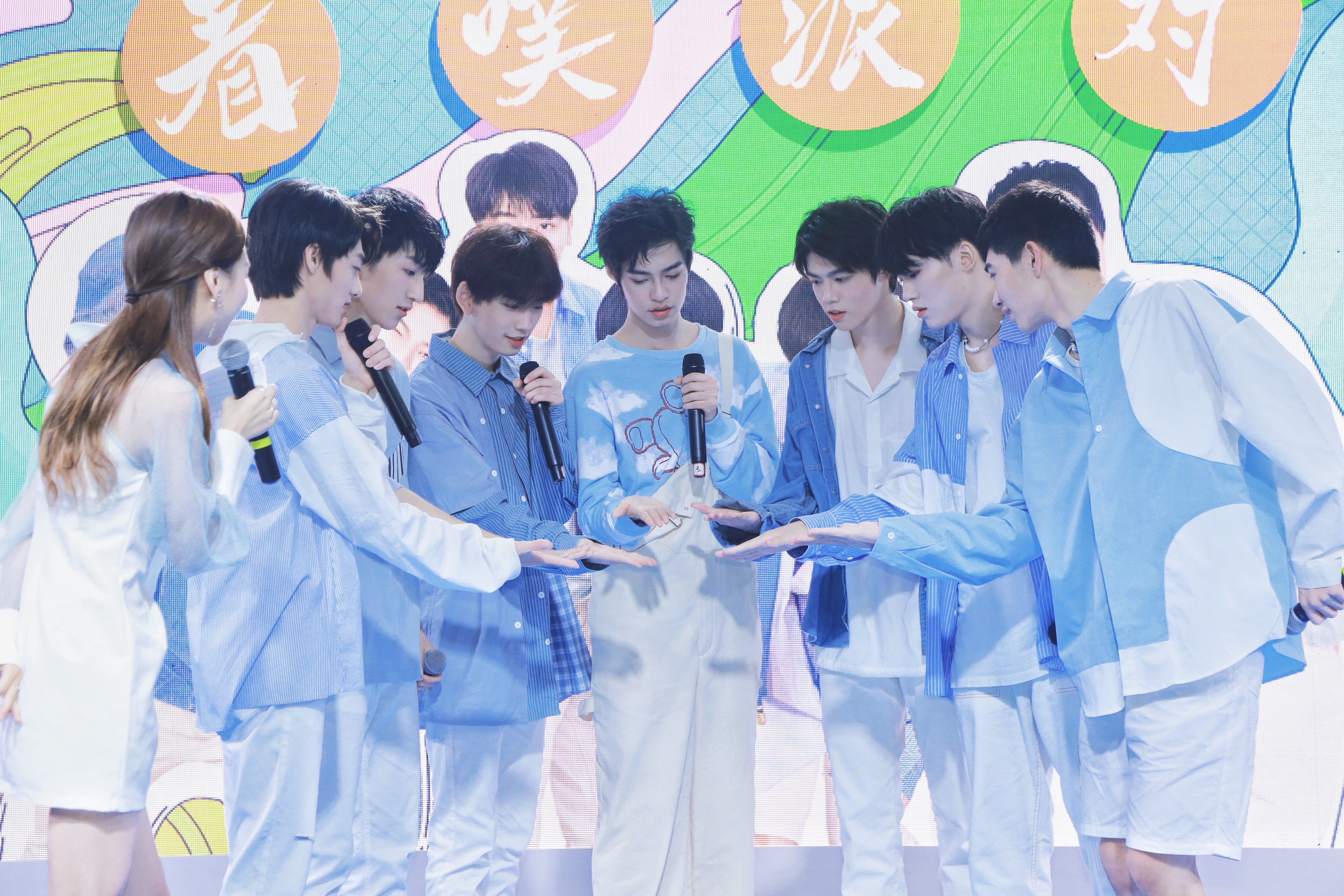 偶像男团YES!CAMP首次粉丝见面会成都举行