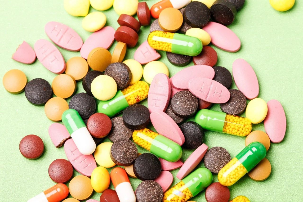 不同剂型的药物在服用时应注意什么？