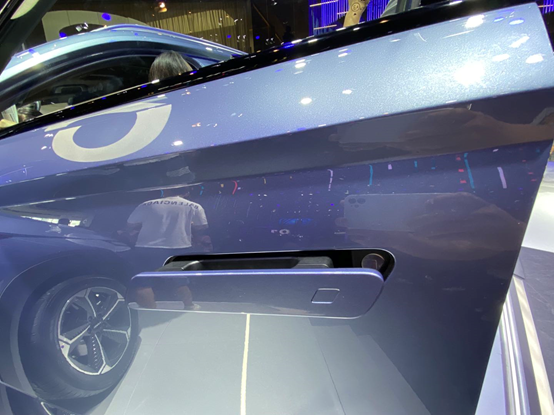 实拍哈弗神兽 ，造型比车名犀利，满油续航1000km