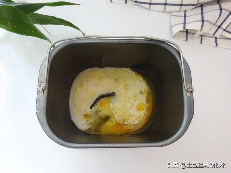 奶味十足的軟麵包，像做饅頭一樣簡單，不需要造型，越吃越愛