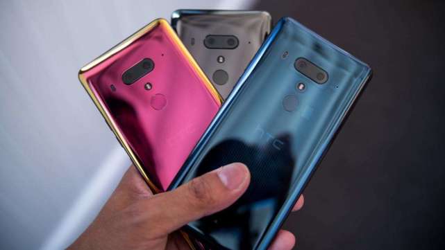 王雪红看过来，这名选购HTC U12 的客户历经太惨重