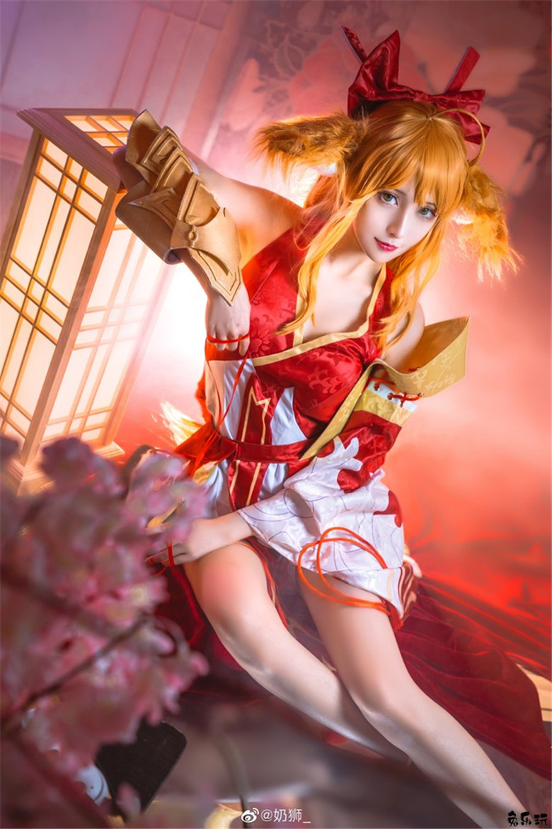 奶狮_丨狐妖小红娘