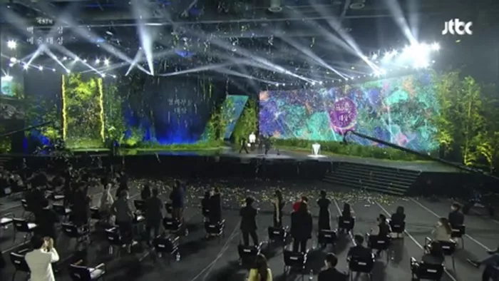 演员看不起爱豆,业界鄙视链;玉泽演和素人女友公开约会?