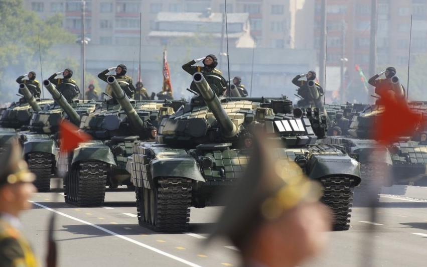 俄罗斯已无险可守，关键盟友突然抱美国大腿，