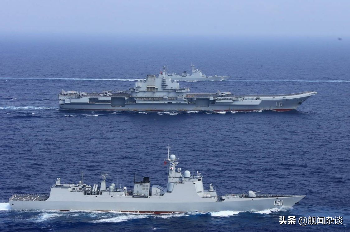 航母，大驱，两栖攻击舰三巨头齐聚海南—航母
