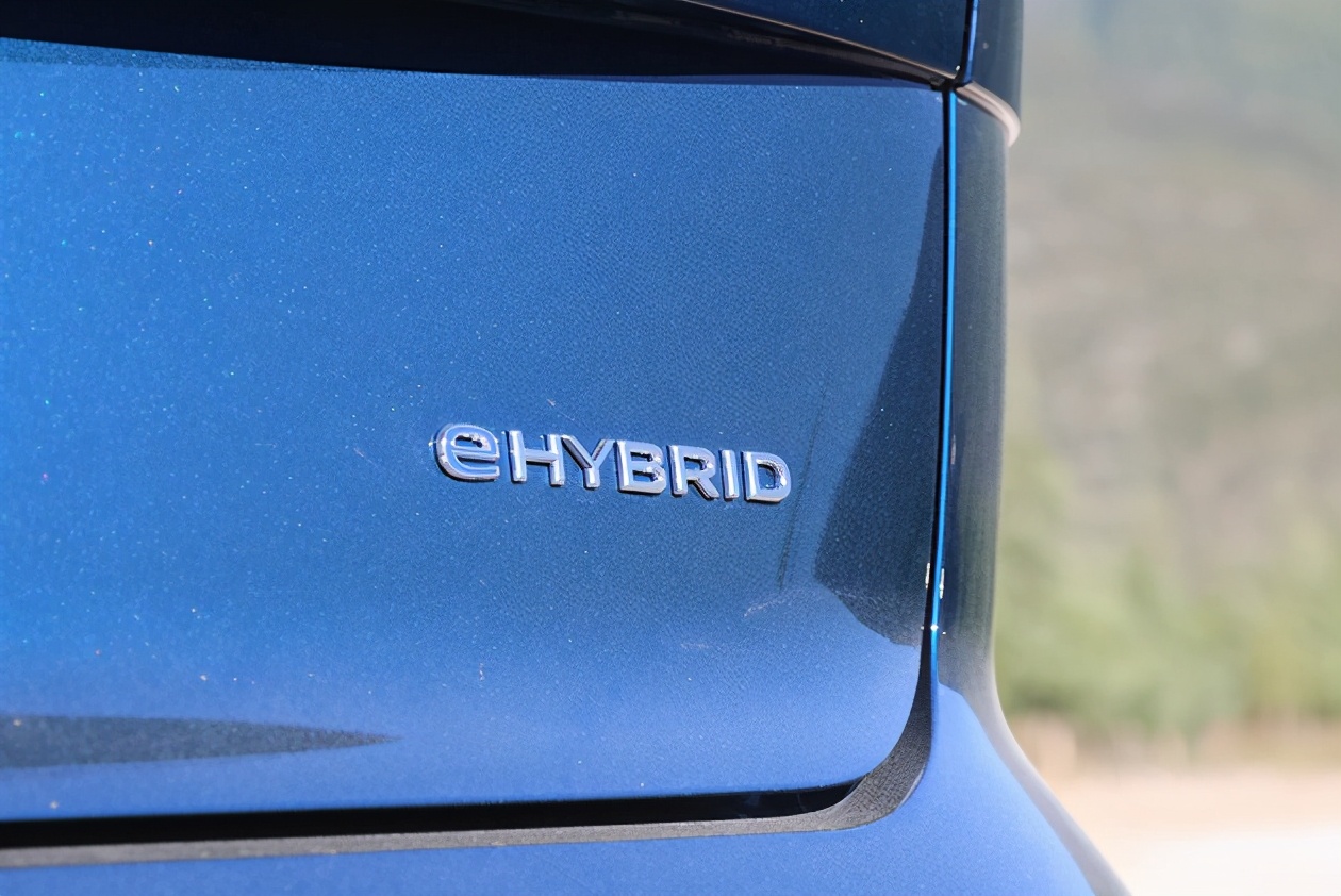 大众途锐eHYBRID上市 售价67.98万元