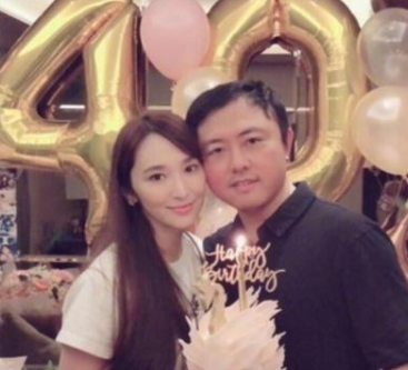 41岁吴佩慈近况曝光，懒理纪晓波公司风波，与豪门阔太聚会心情好