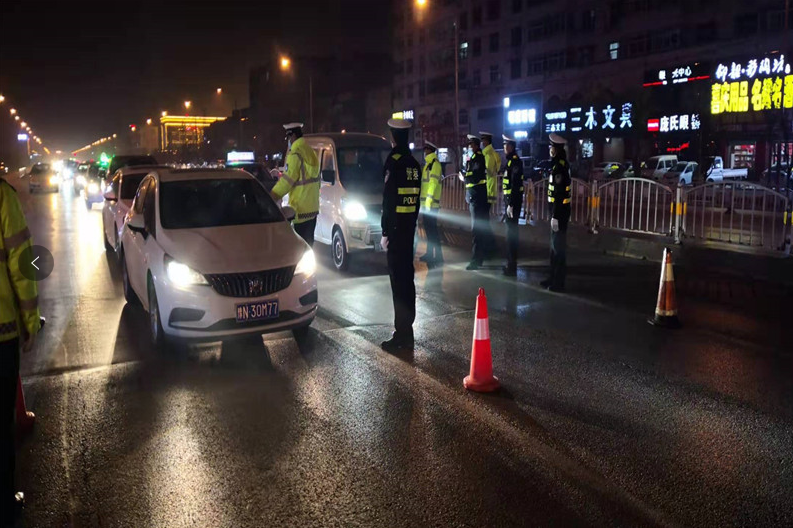 河南商丘交警支队严查酒驾重点违法切实筑牢道路交通安全防线