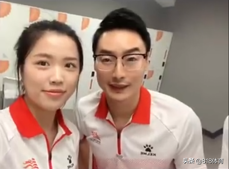 梦幻联动！杨倩晒与全红婵贴脸同框，开美颜把红姐美人痣给整没了