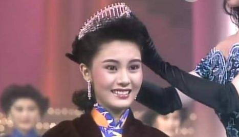1989年，李嘉欣半夜给刘銮雄原配打电话，接连