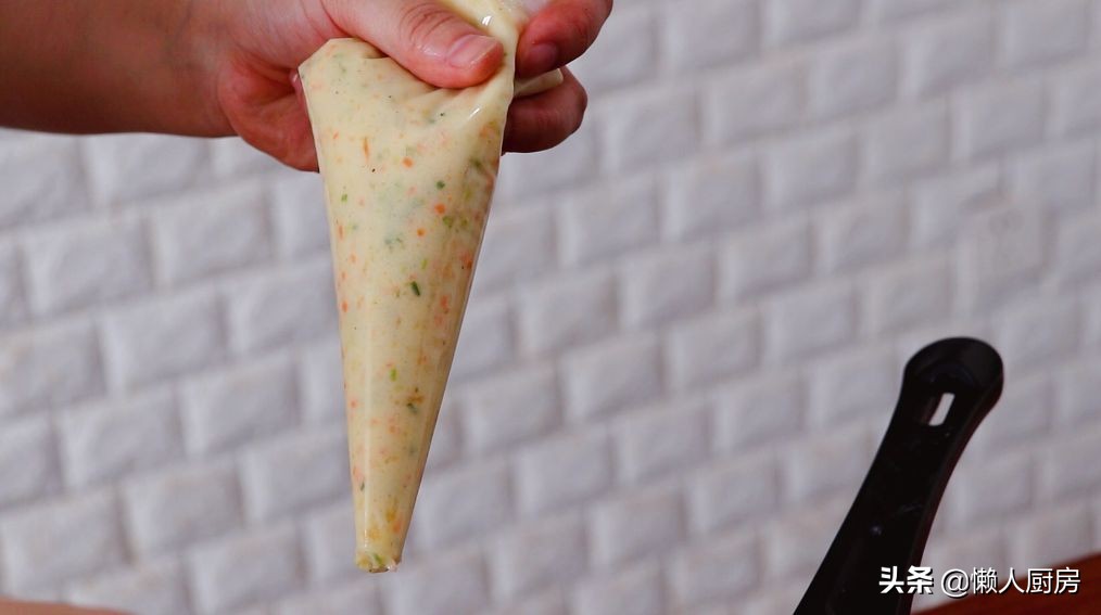 土豆不切条，捣成土豆泥，教你薯条的新做法，香酥可口更好吃