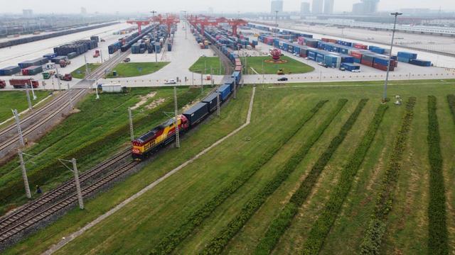 ��ŷ���У��������ۼƿ��������ﵽ10000��