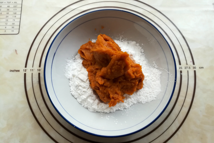 自制红豆三色芋圆，香甜软糯，做法简单，比甜品店的还好吃