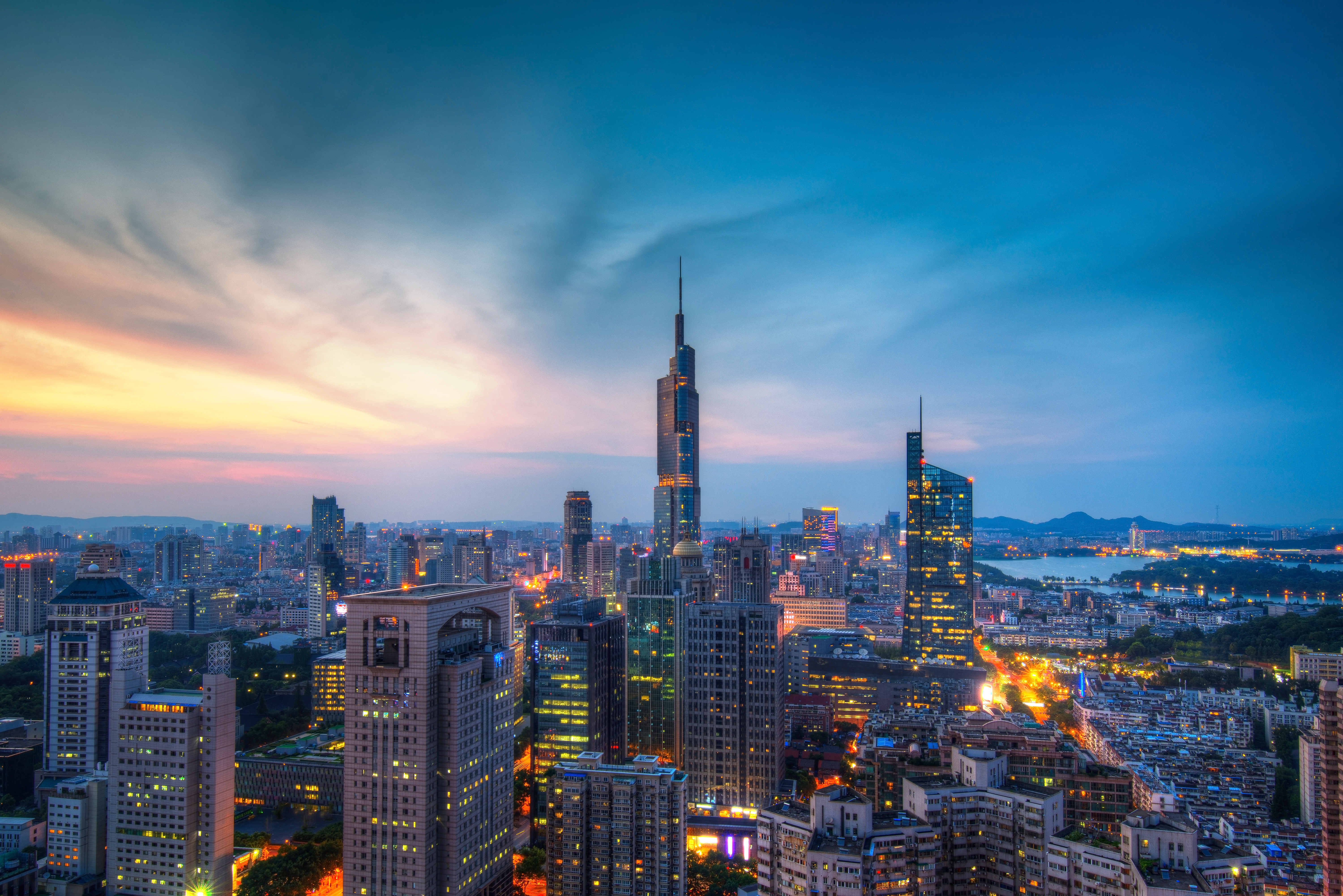 南京办公楼租金跌幅收窄，预计2021年租赁需求进一步回暖