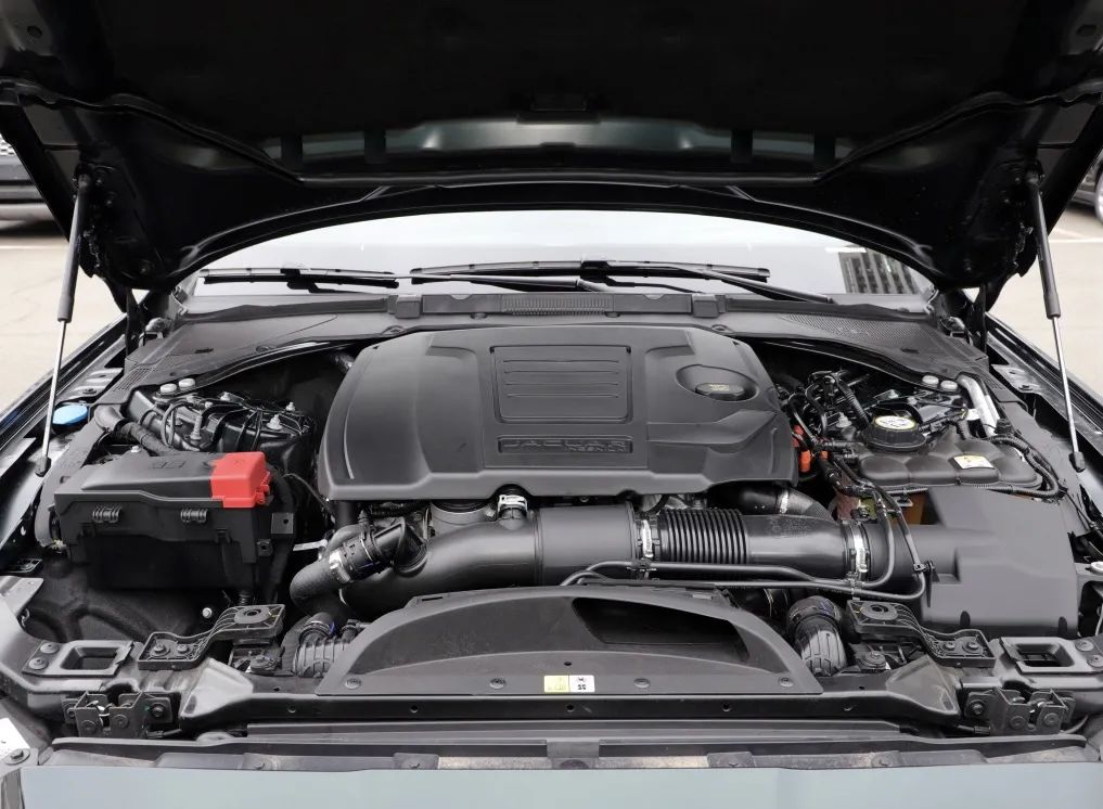 40万预算购车，你会选择E级、5系还是捷豹XFL