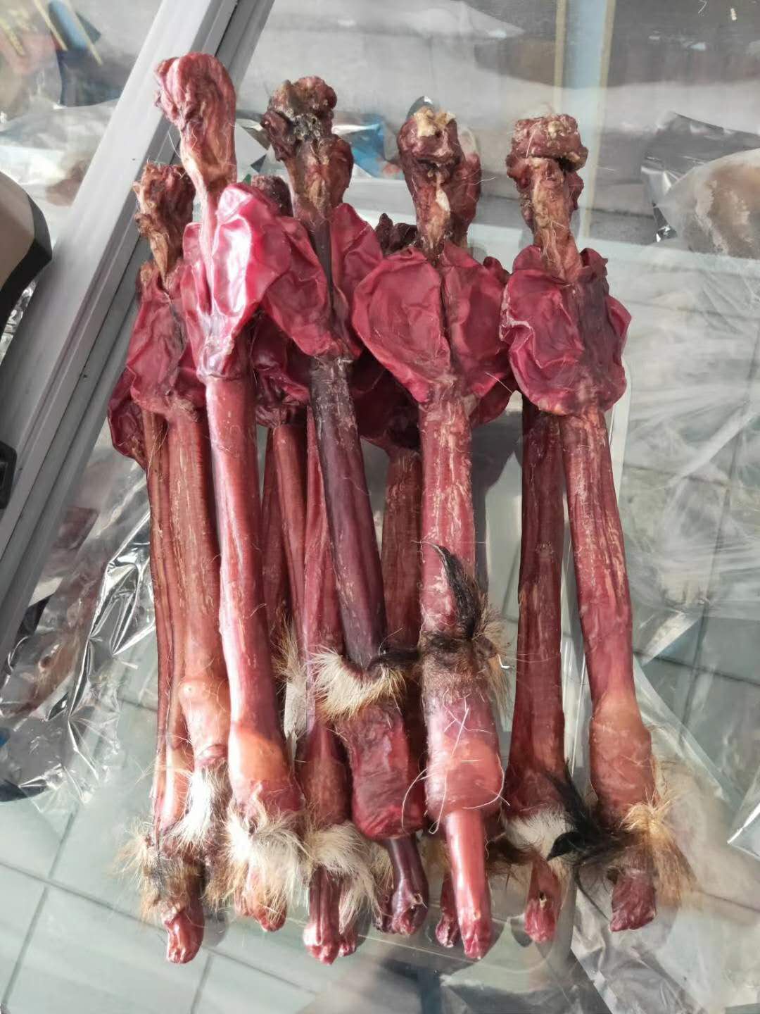 梅花鹿鞭,其次新西兰鹿鞭,最后才是马鹿鞭但是效果来讲,最好的是马鹿