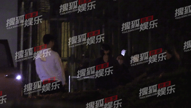 Congratulation Xie Ting sharp edge and Wang Fei: The late night involves hand beautiful conjugal love, 10 point to buckle the abode that answers Wang Fei together closely