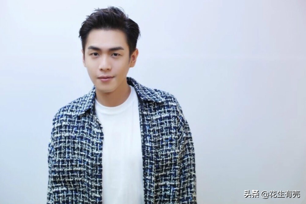 张若昀爆笑讲述追妻趣事：起初看她野蛮无理，如今她是家里惹不起