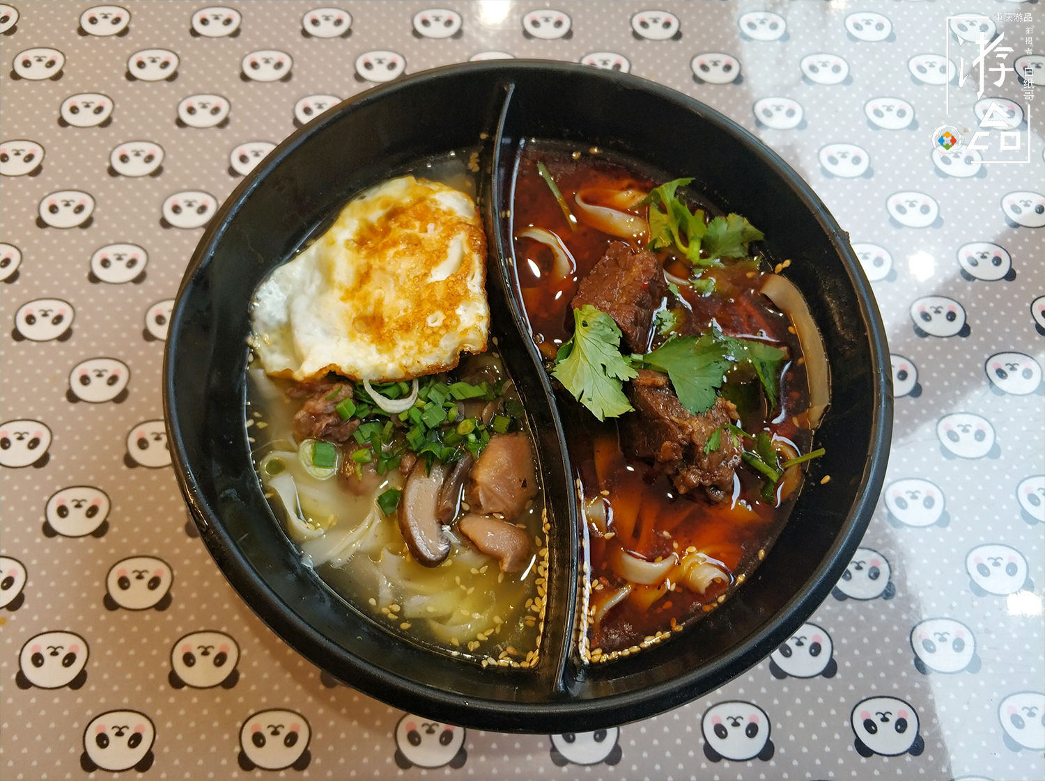 花52元吃重庆四碗“奇面”：15元的烧白面5片肉，北欧面3元最划算