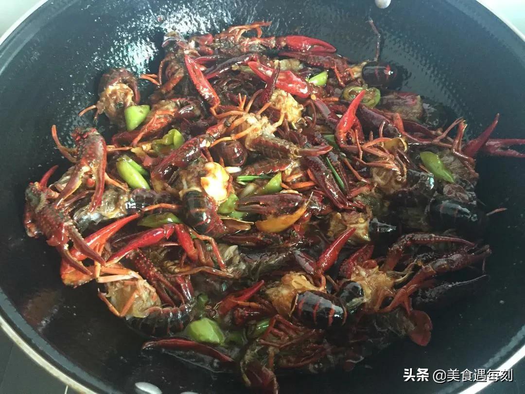 这样做麻辣小龙虾，麻辣鲜香越吃越上瘾