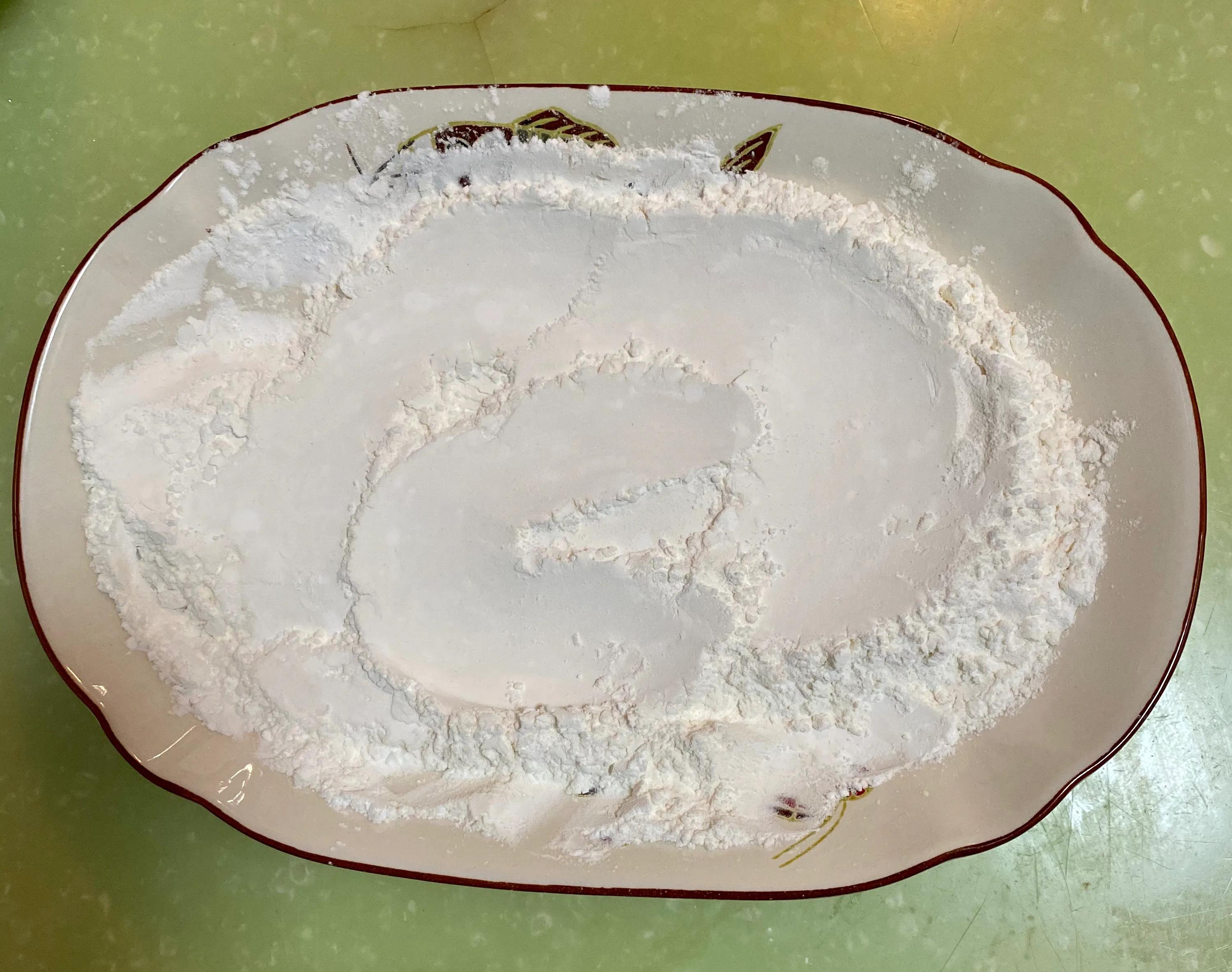 金針菇這樣炸著吃，酥的掉渣，成本不足5塊錢，老公說好像發財樹