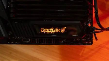 微星MEG Z490 GODLIKE主板评测：旗舰就该这样子
