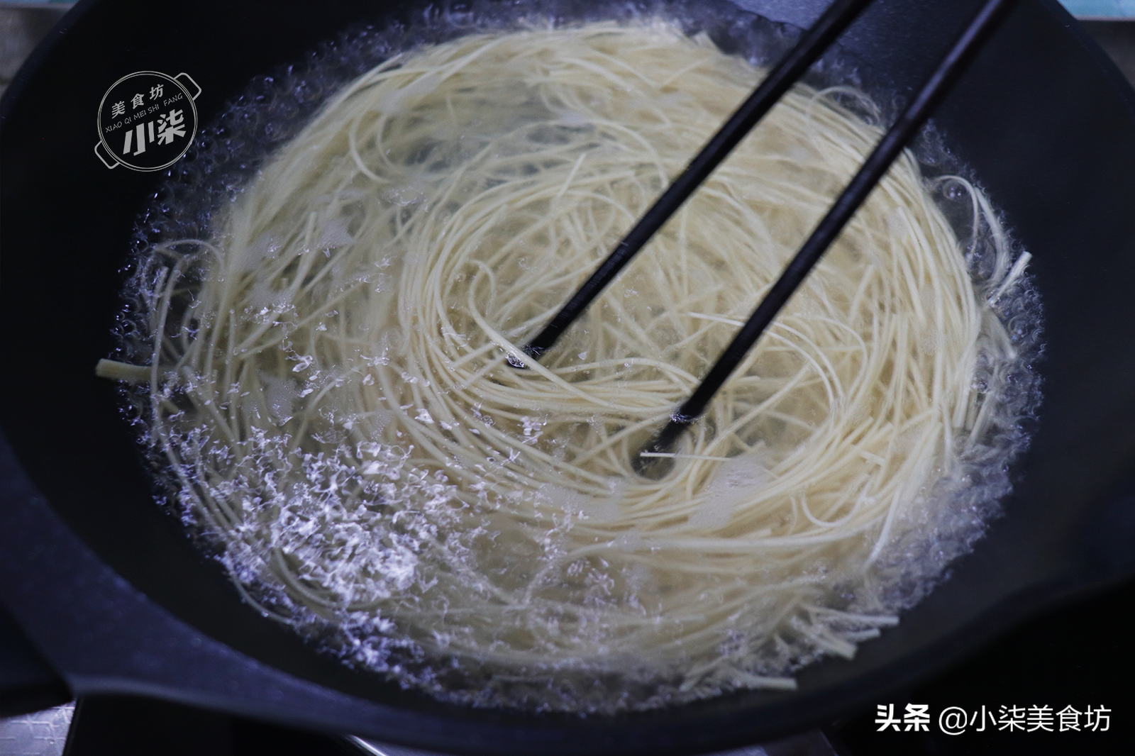 麵條這樣做太好吃了，做法簡單省事，一周吃7次都不膩，太香了