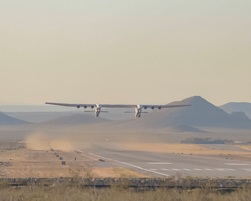 世界最大的飞机有多大？把它放在安225和A380中比就明白了