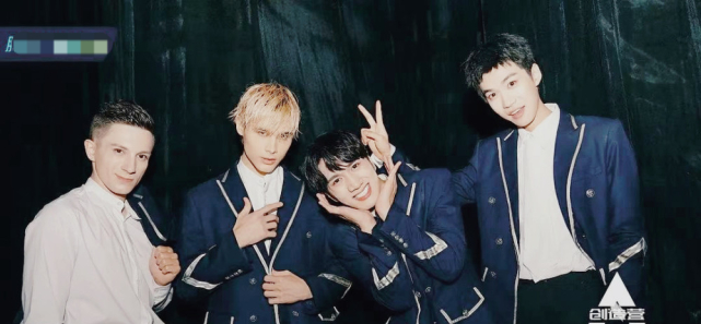 " achieve 4 " aid perform honored guest road to appear modelling exposure, wen Wan of Ju Jing  Dai  is moving, liu Xie peaceful beauty gives height