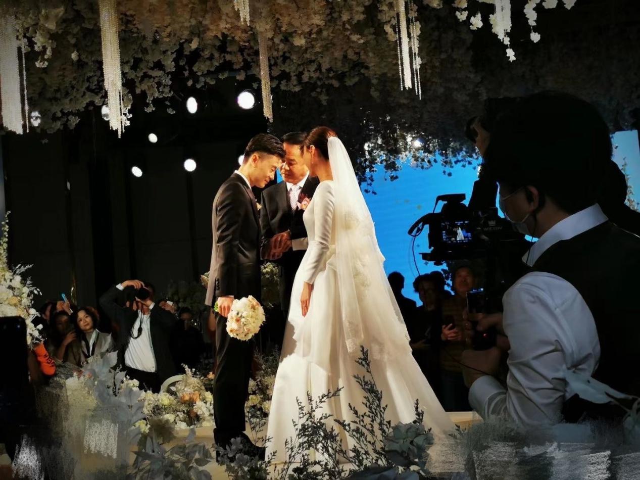 正午阳光导演李雪大婚！新娘和杨紫是同班同学，曾扮演伪装者阿香