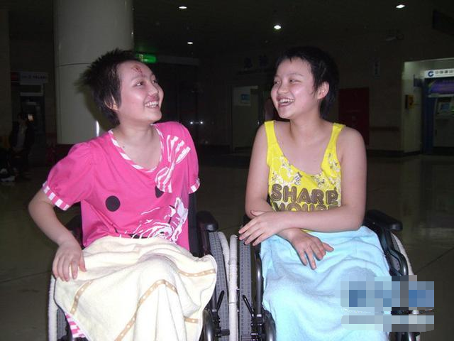 负债四千万又如何？李亚鹏的豪华人脉圈，连杨