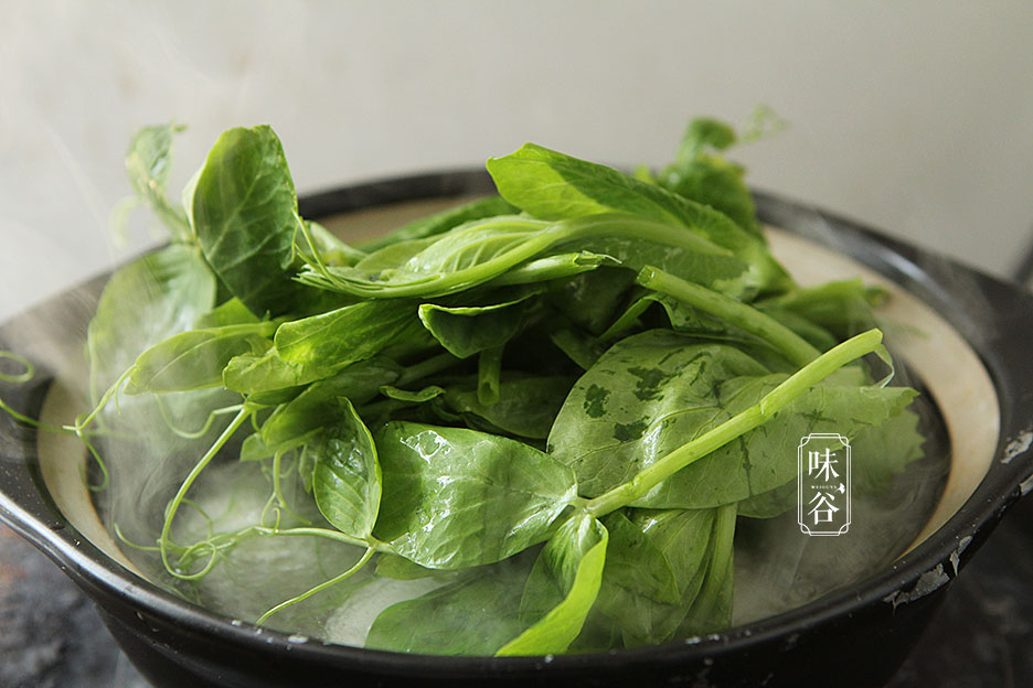 45歲阿姨輕斷食晚餐，是菜又是湯，低脂飽腹，網友：難怪吃不胖