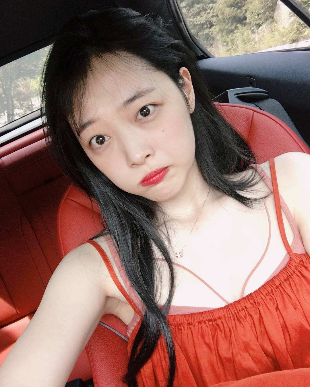 崔雪莉纪录片《雪莉哪里让你觉得不舒服？》播出