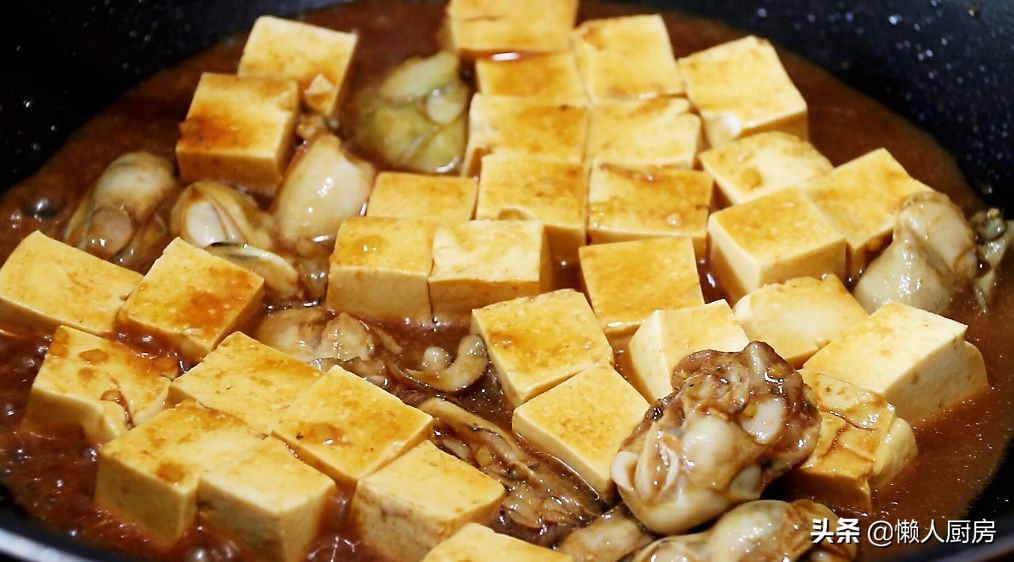 炖豆腐时，锅里加点它，吃着特别鲜，嫩嫩滑滑的，还不腥