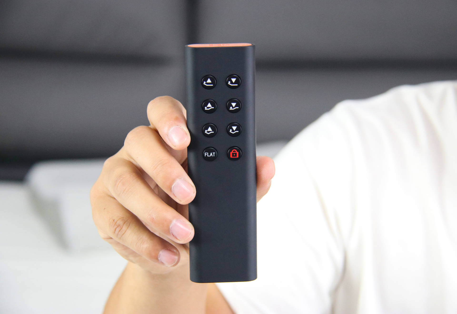睡得不好？换个床试试，8H Milan智能真皮电动床S，只为舒适睡眠