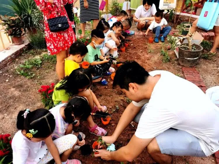 深圳又一遛娃胜地，城市中的自然成长乐园，野趣精致的户外营地